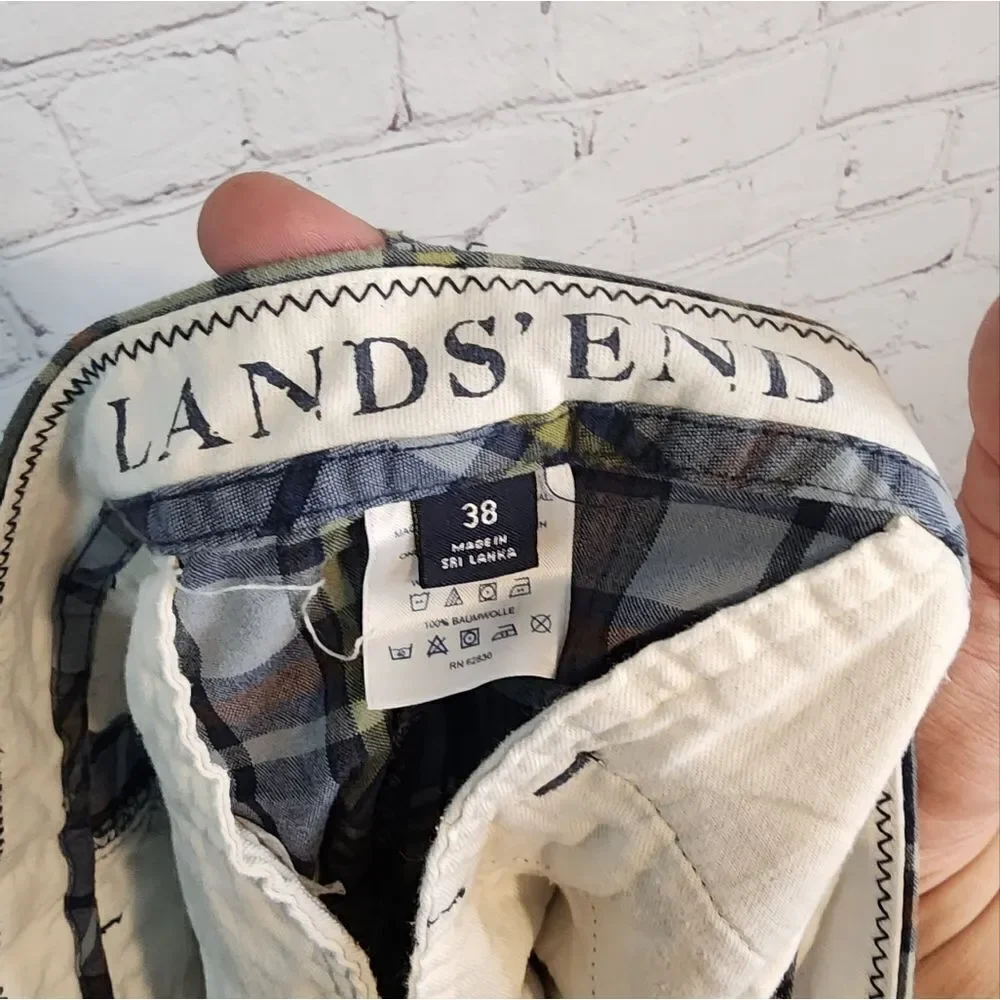 Men's Lands' End plaid shorts, size 38